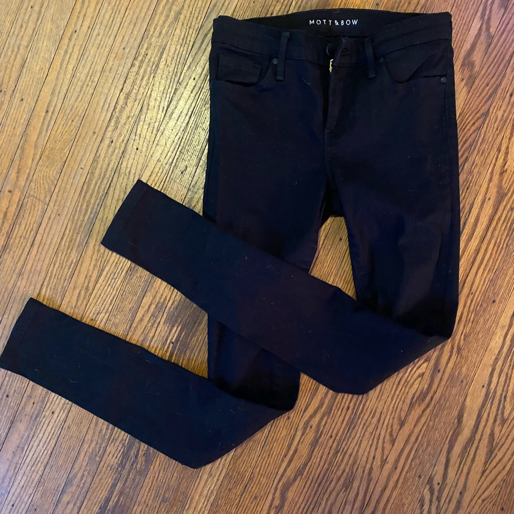 Mott & Bow Mid-Rise Skinny black jeans